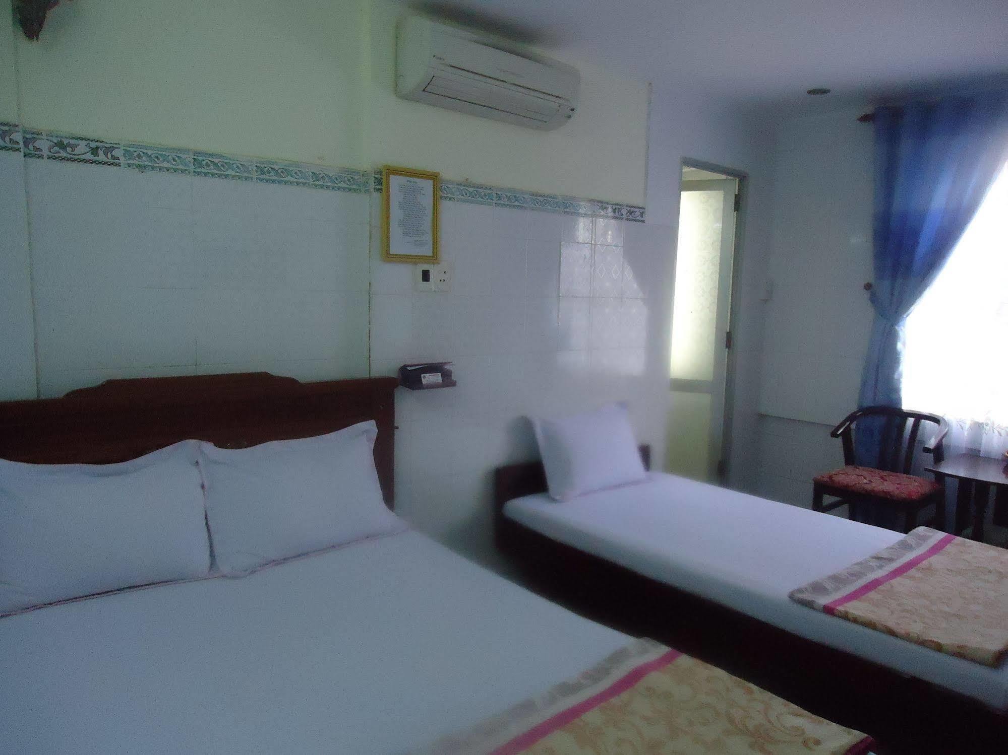 Anh Linh 1 Hotel Dong Hoi Exteriör bild