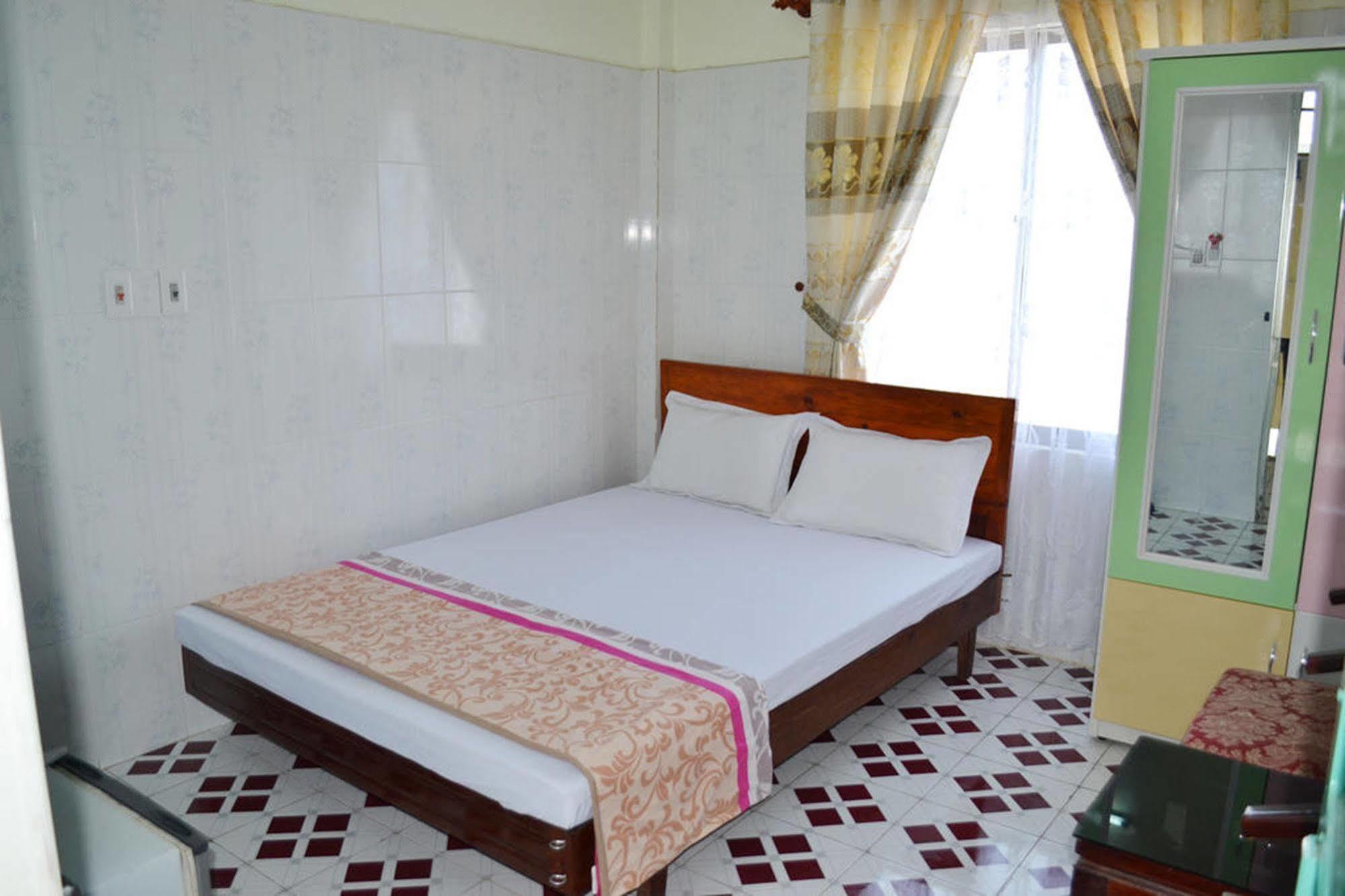 Anh Linh 1 Hotel Dong Hoi Exteriör bild