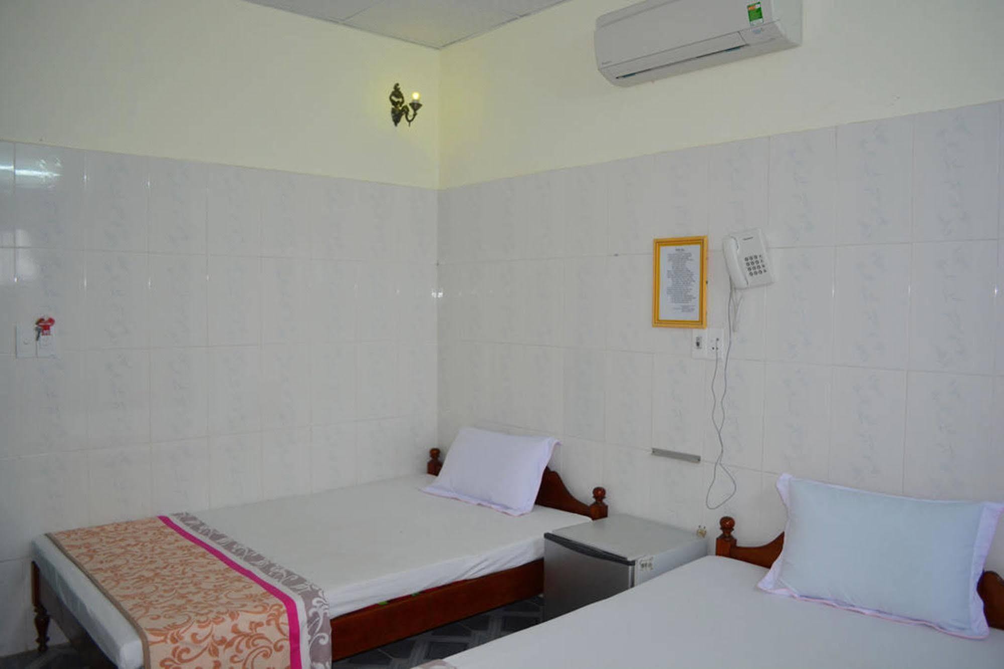 Anh Linh 1 Hotel Dong Hoi Exteriör bild